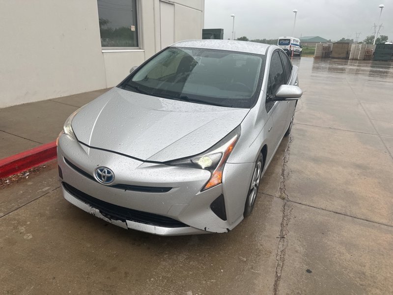 Used 2016 Toyota Prius Two image 1