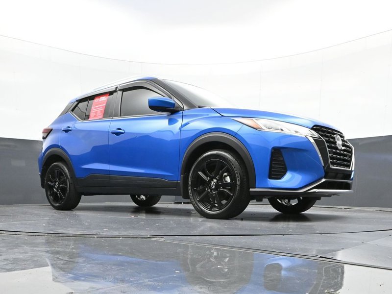 Certified 2023 Nissan Kicks SV image 1