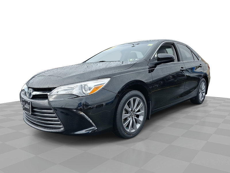 Used 2017 Toyota Camry XLE image 1