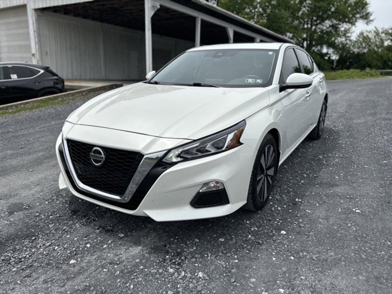 Used 2022 Nissan Altima 2.5 SV w/ SV Premium Package image 1
