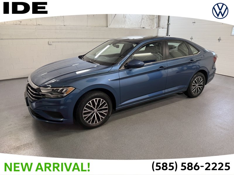 Used 2021 Volkswagen Jetta SE w/ SE Cold Weather Package image 1