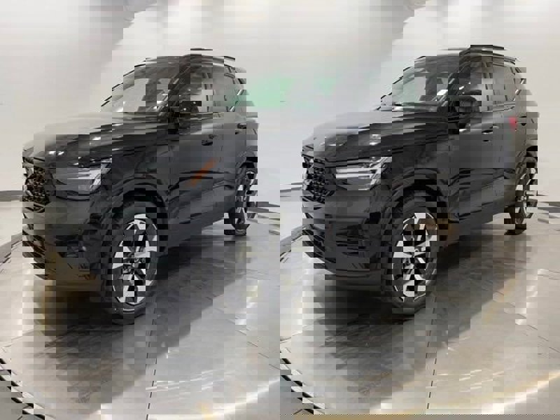 Certified 2025 Volvo XC40 B5 Plus w/ Protection Package Premier image 1