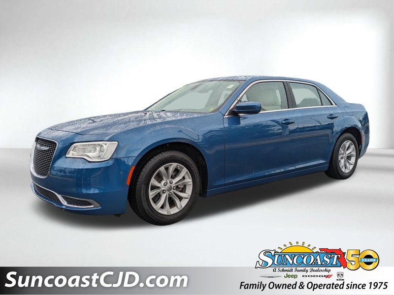 Certified 2022 Chrysler 300 Touring image 1