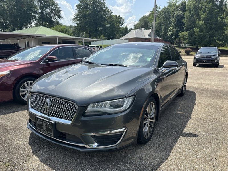 Used 2017 Lincoln MKZ Premiere image 1