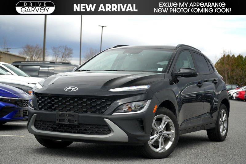 Certified 2022 Hyundai Kona SEL w/ Cargo Package image 1