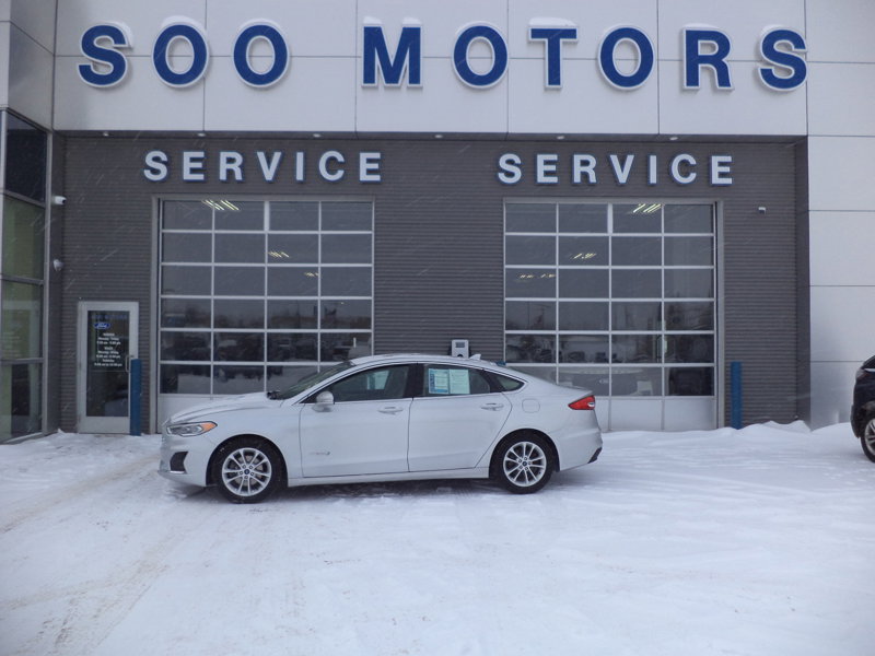 Used 2019 Ford Fusion SEL image 1