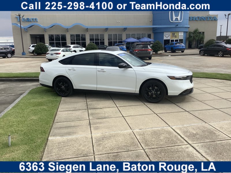 Certified 2025 Honda Accord SE image 1