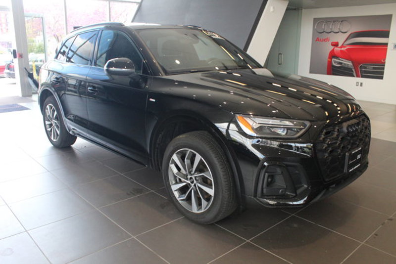 Certified 2024 Audi Q5 2.0T Premium w/ Summer of Audi Package image 1