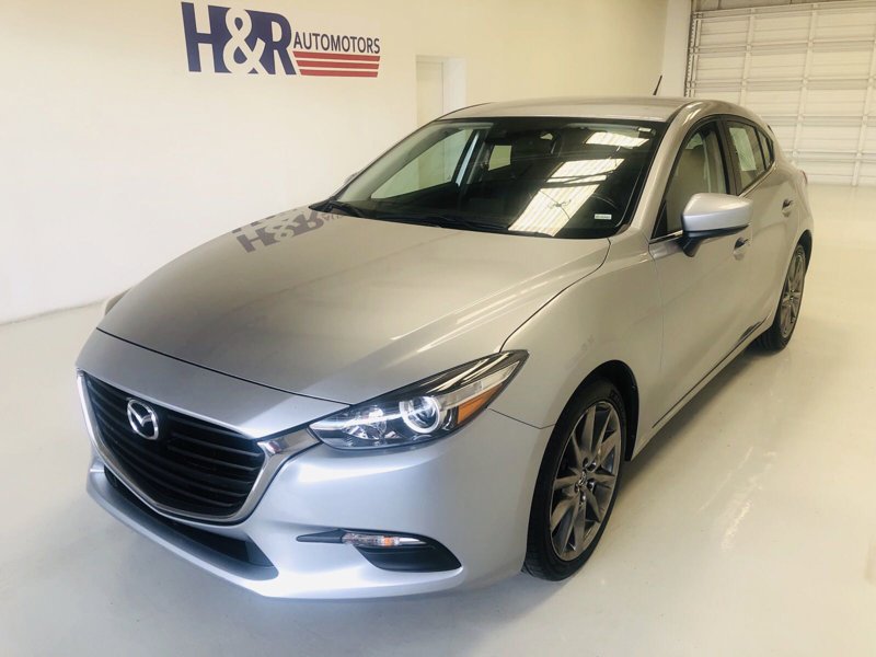 Used 2018 MAZDA MAZDA3 Touring image 1