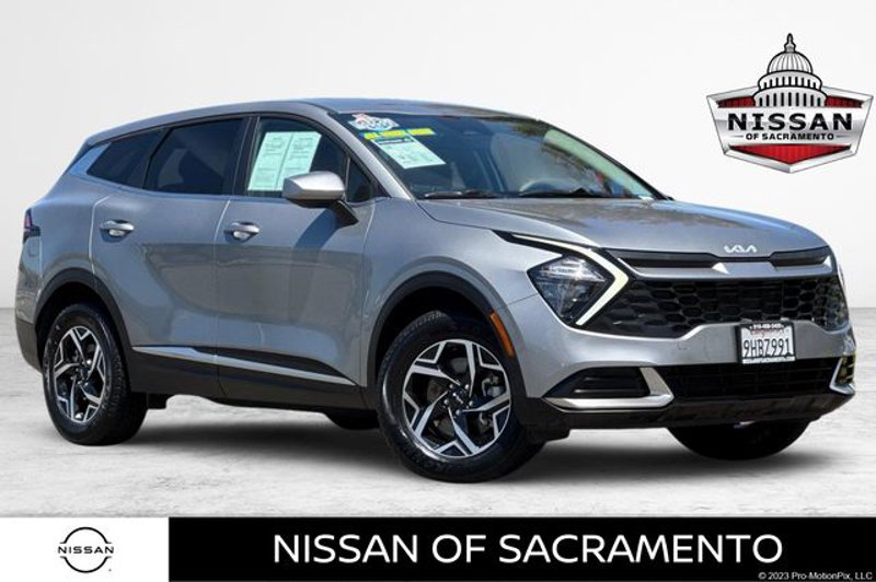 Used 2023 Kia Sportage LX image 1
