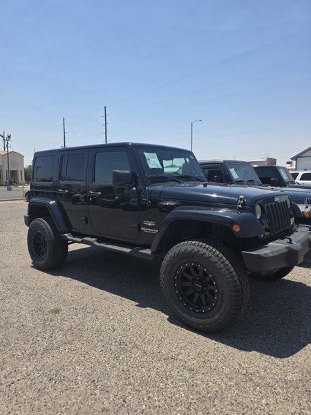 Used 2015 Jeep Wrangler Unlimited Sahara w/ Connectivity Group image 1