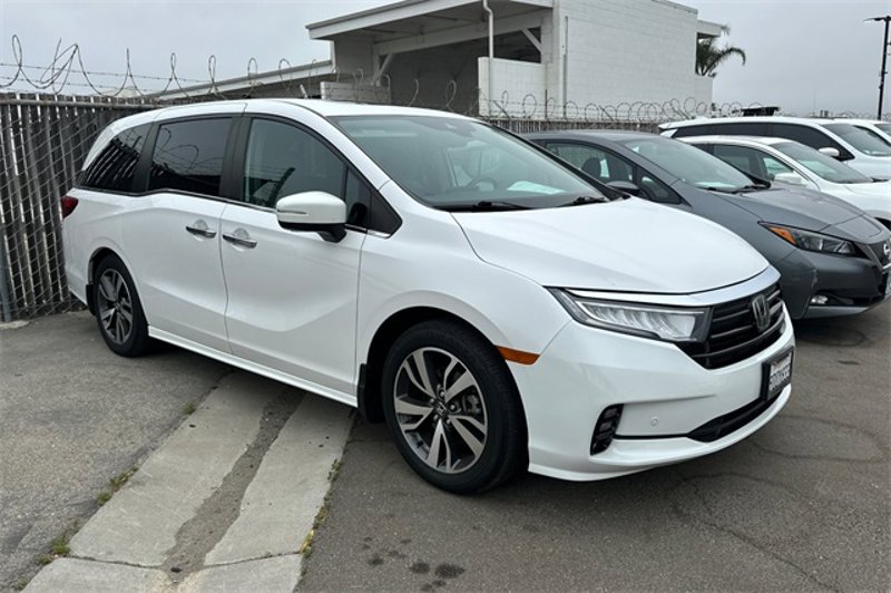 Certified 2023 Honda Odyssey Touring image 1