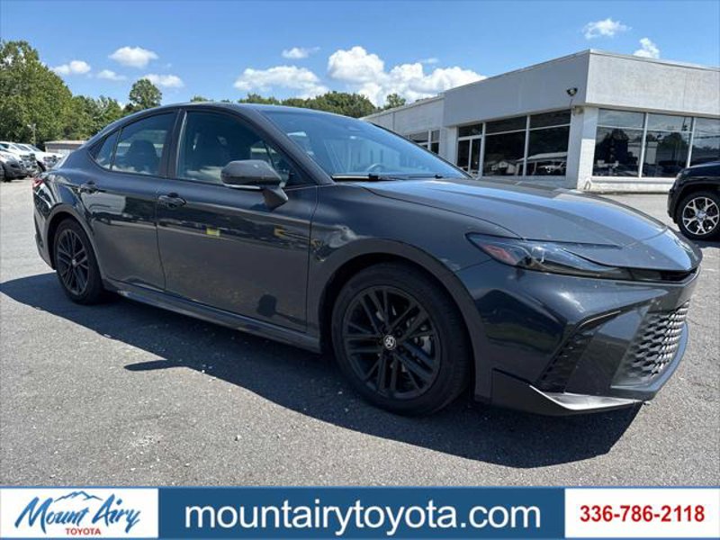 Certified 2025 Toyota Camry SE image 1