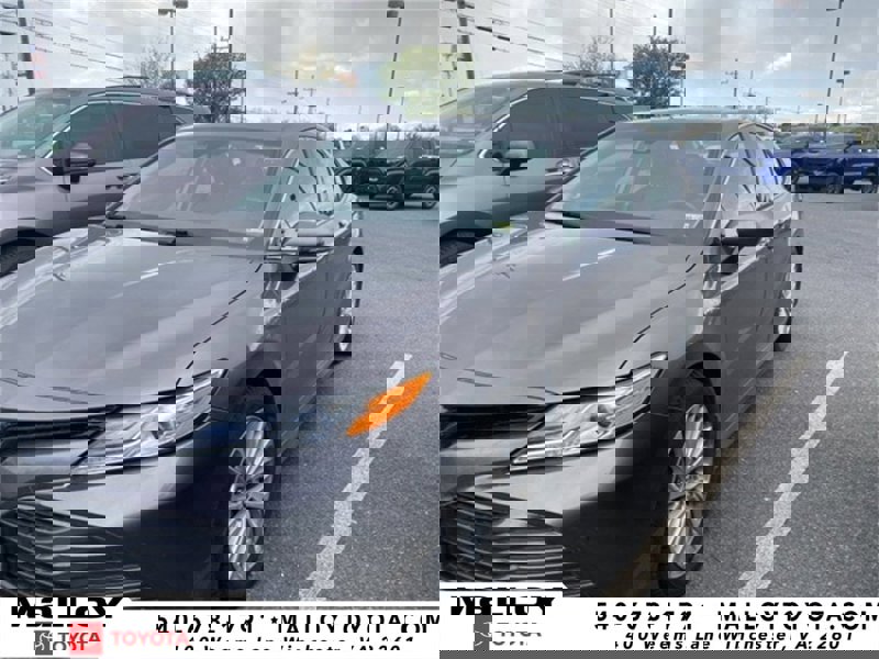 Used 2018 Toyota Camry XLE image 1