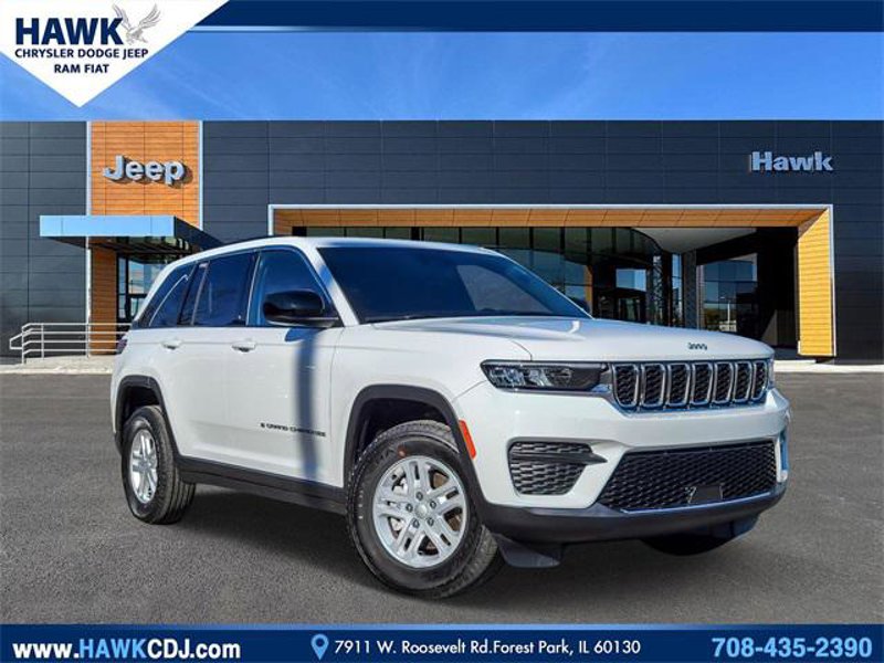 Certified 2024 Jeep Grand Cherokee Laredo image 1