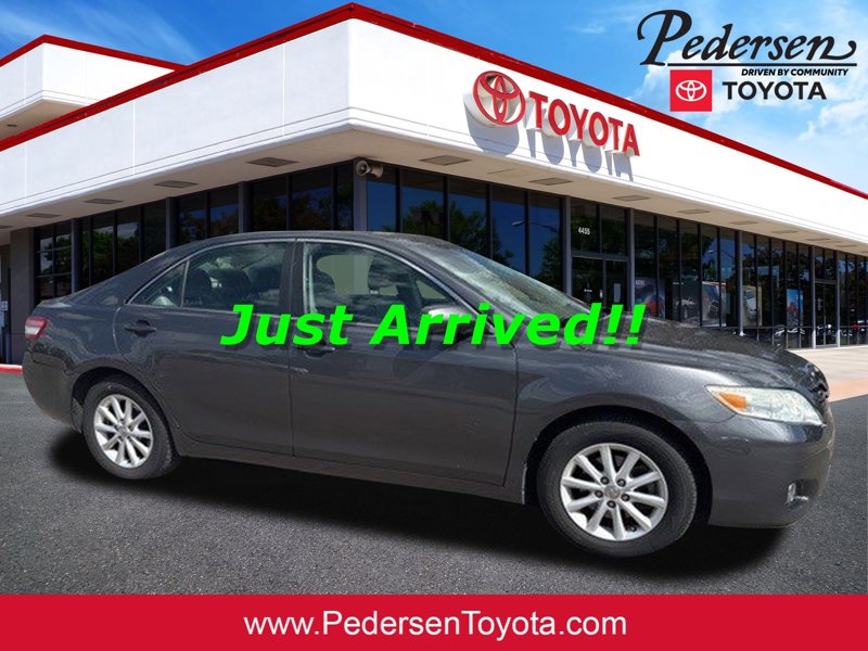 Used 2010 Toyota Camry XLE image 1