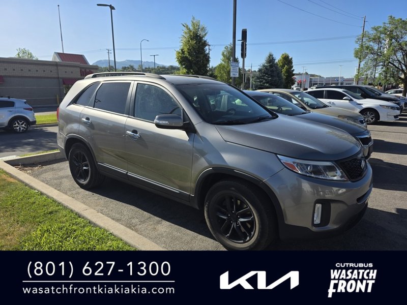 Used 2014 Kia Sorento LX image 1
