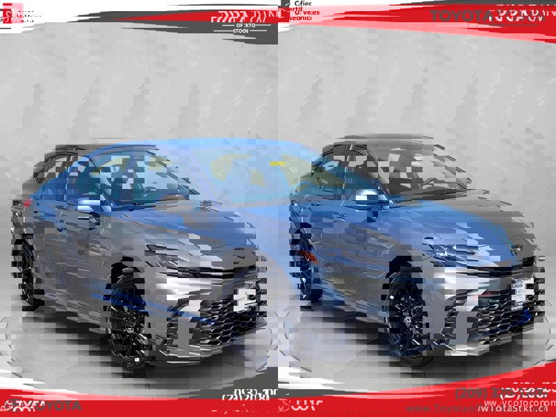 Certified 2025 Toyota Camry SE image 1