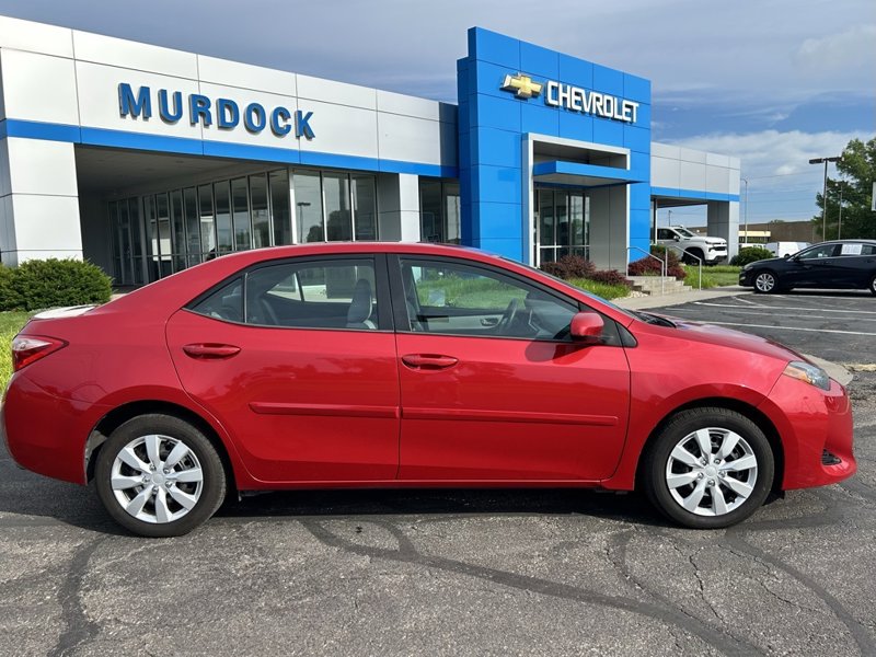 Used 2019 Toyota Corolla LE image 1