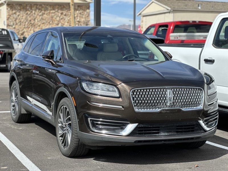 Used 2019 Lincoln Nautilus Reserve image 1