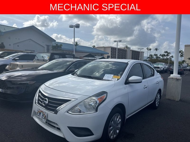 Used 2016 Nissan Versa SV image 1