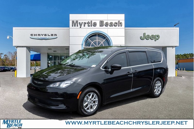 Certified 2022 Chrysler Voyager LX image 1