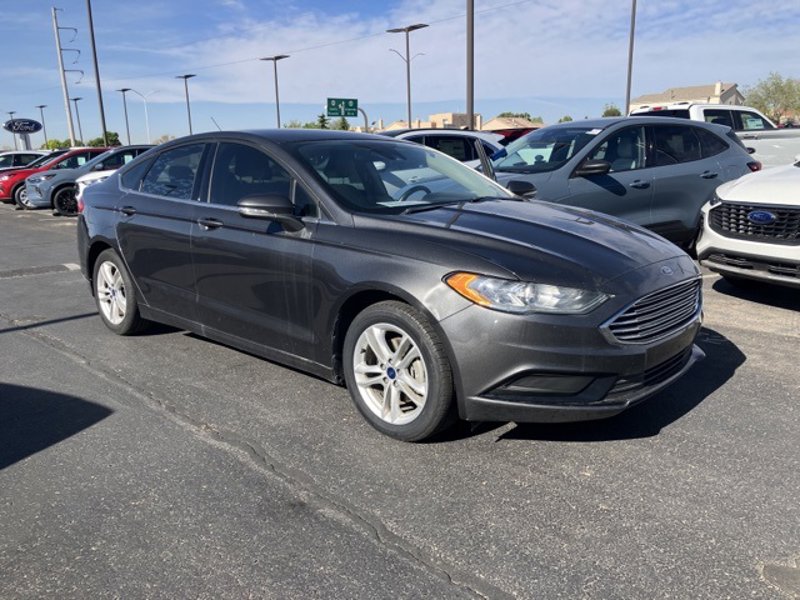 Used 2018 Ford Fusion SE image 1