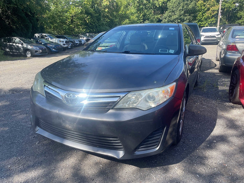 Used 2012 Toyota Camry LE image 1