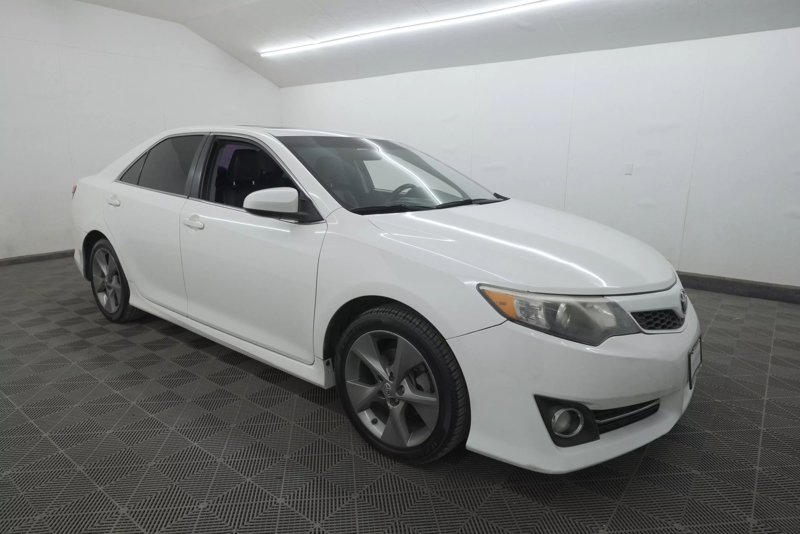 Used 2012 Toyota Camry SE image 1