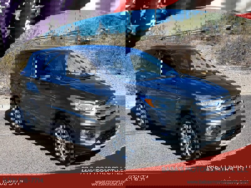 Used 2017 Ford Escape SE image 1