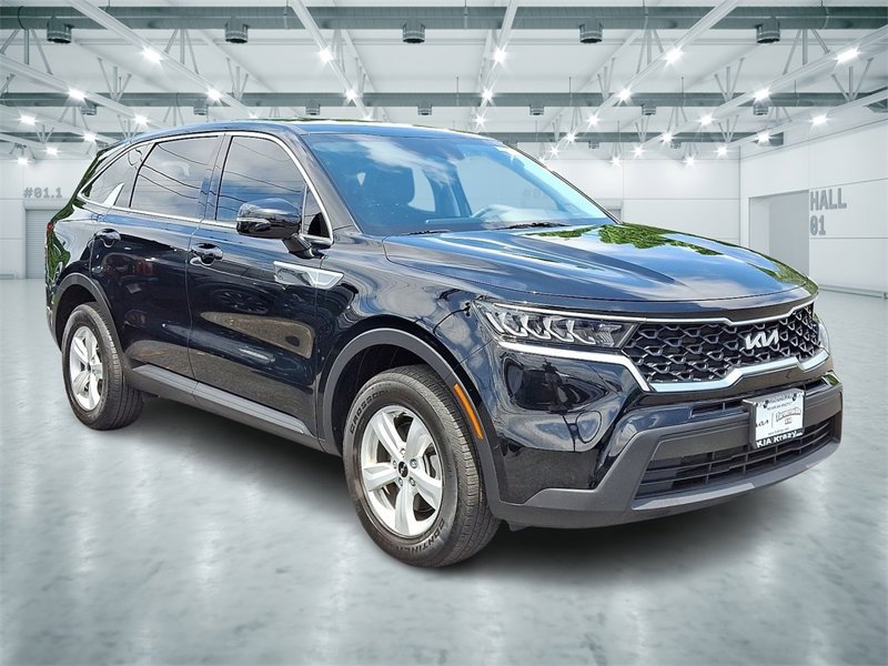 Certified 2023 Kia Sorento LX image 1