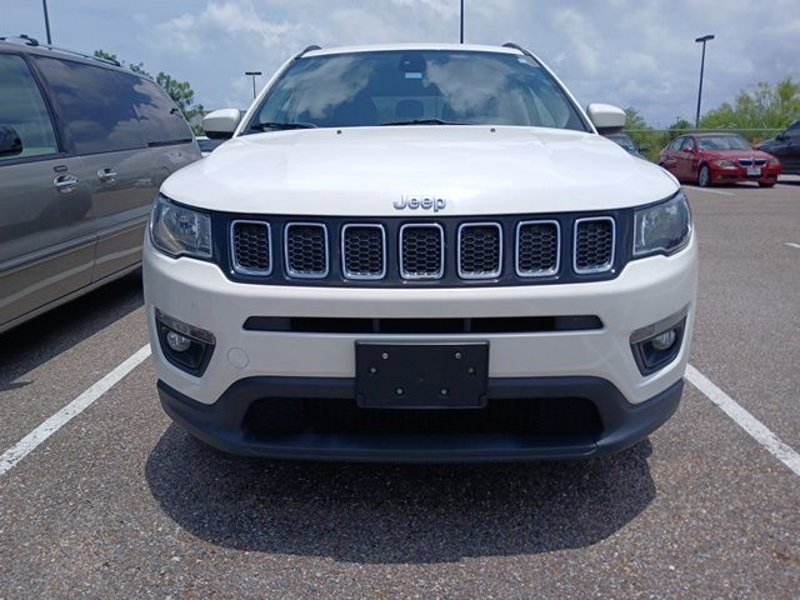 Used 2019 Jeep Compass Latitude w/ Safety & Security Group image 1