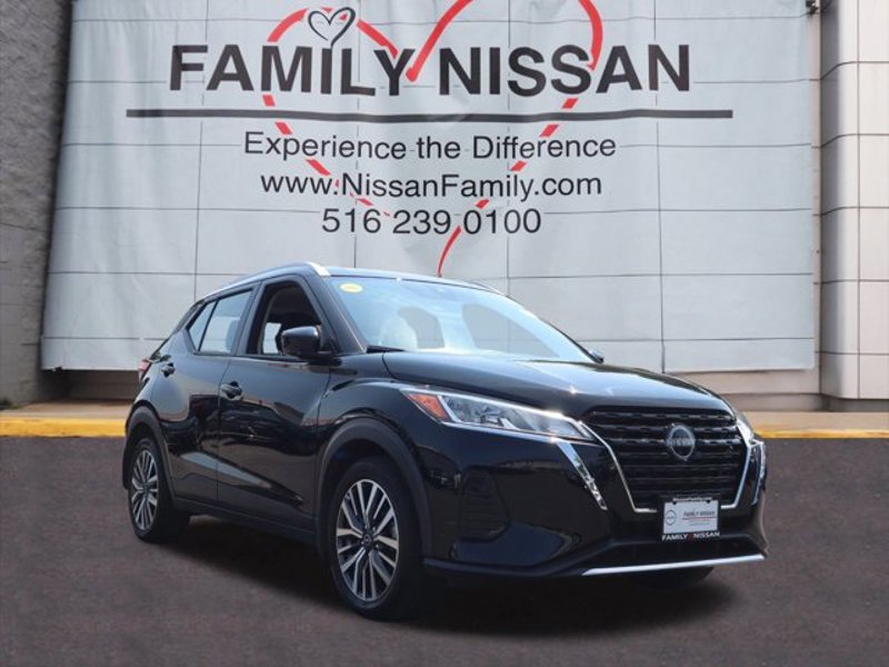 Certified 2024 Nissan Kicks SV image 1