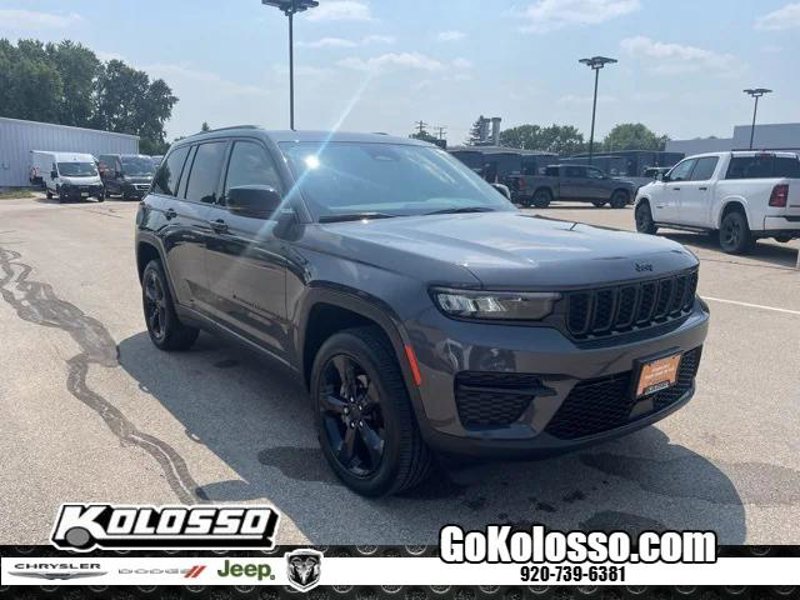 Certified 2022 Jeep Grand Cherokee Altitude image 1