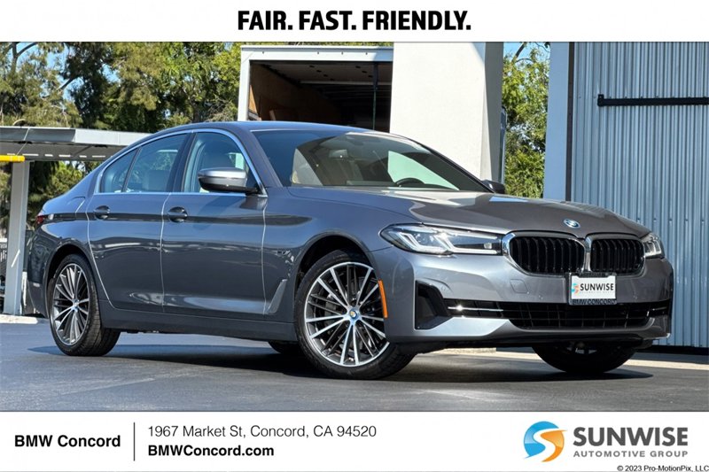 Certified 2022 BMW 530e w/ Premium Package image 1