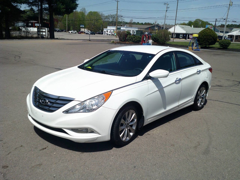 Used 2013 Hyundai Sonata SE image 1