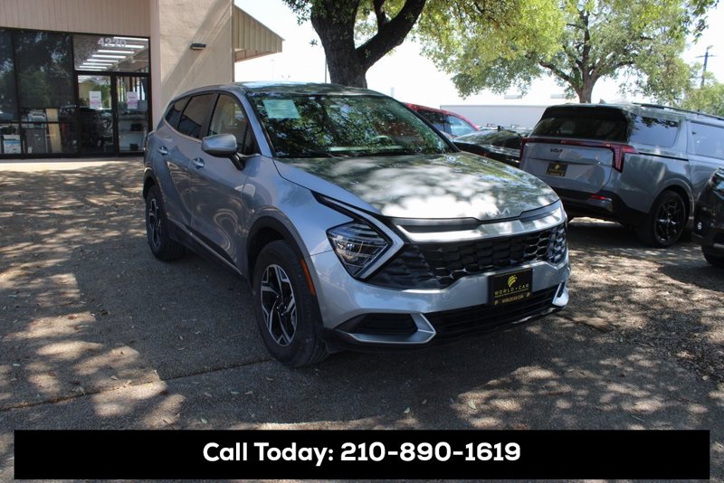 Certified 2024 Kia Sportage LX image 1