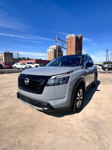 Certified 2024 Nissan Pathfinder SL w/ Black Appearance Package image 1