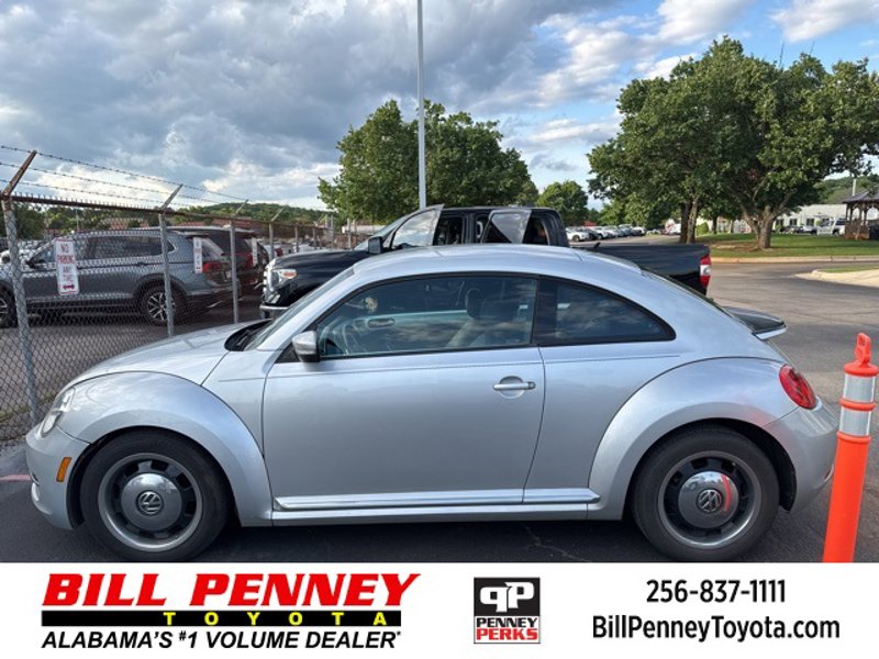 Used 2012 Volkswagen Beetle 2.5 image 1