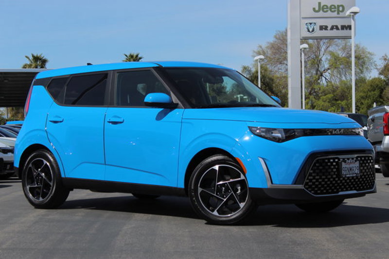Certified 2025 Kia Soul EX image 1