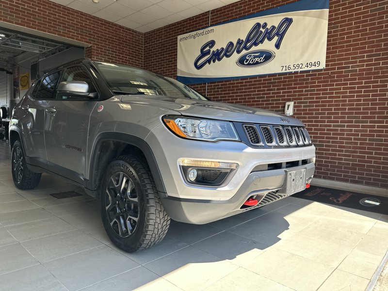 Used 2019 Jeep Compass Trailhawk w/ Cold Weather Group image 1