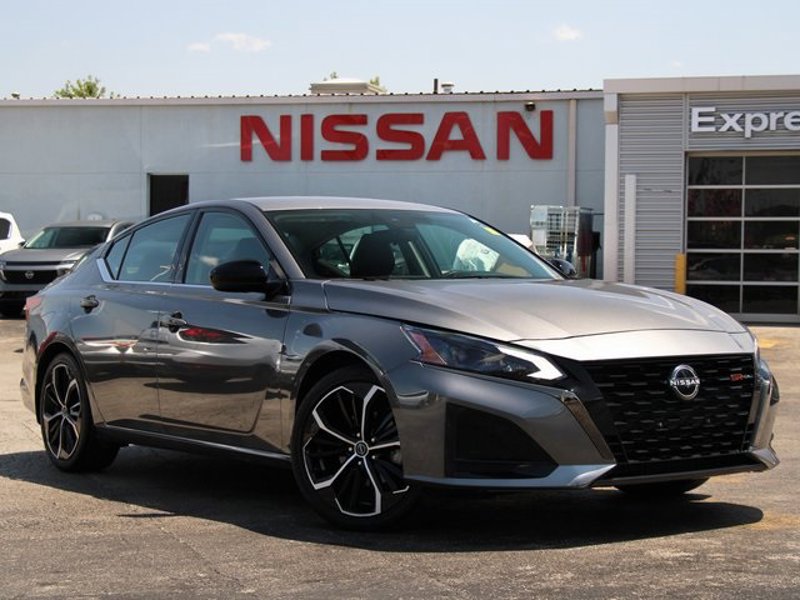 Certified 2023 Nissan Altima 2.5 SR image 1