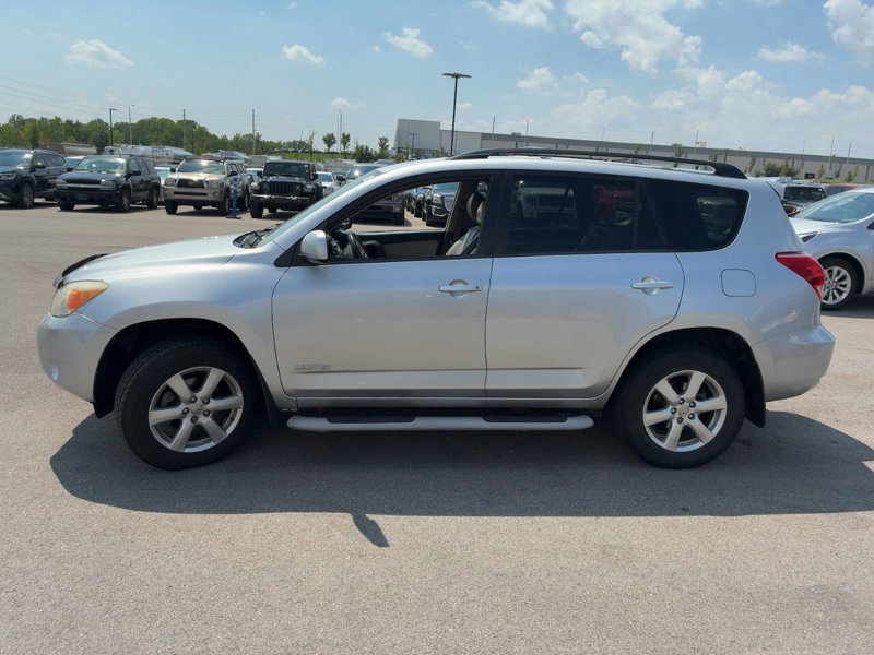 Used 2007 Toyota RAV4 Limited image 1
