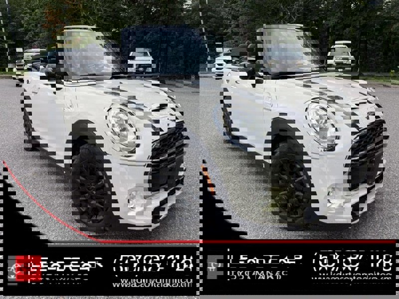 Used 2017 MINI Cooper S image 1