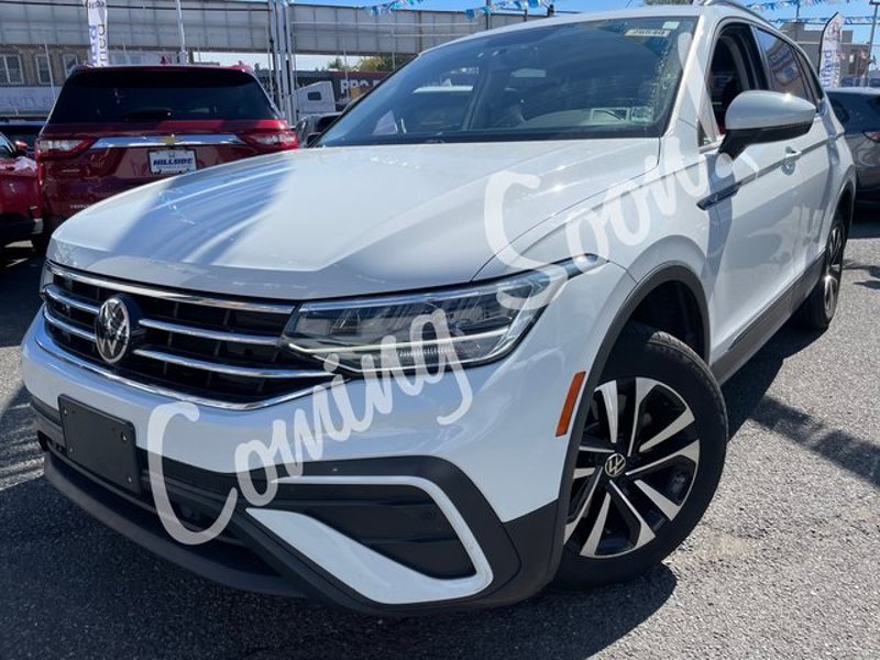Used 2022 Volkswagen Tiguan S image 1