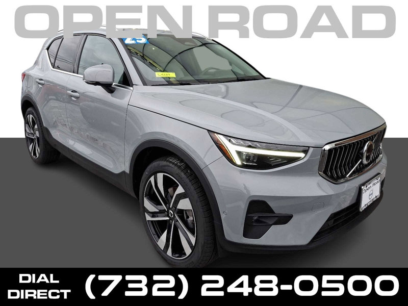 Certified 2025 Volvo XC40 B5 Plus w/ Protection Package Premier image 1