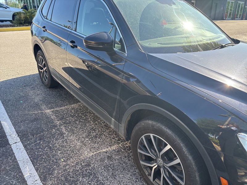 Used 2019 Volkswagen Tiguan SE image 1