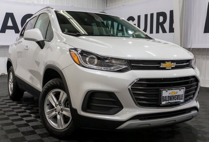 Certified 2022 Chevrolet Trax LT w/ LT Convenience Package image 1
