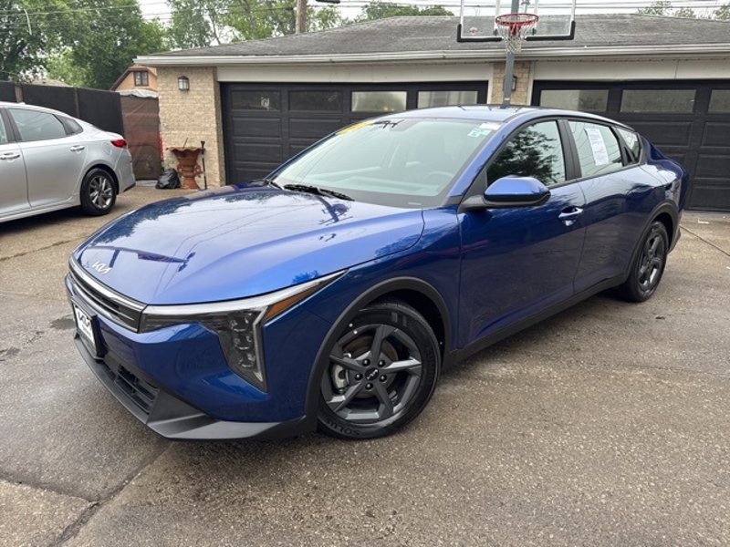 Certified 2025 Kia K4 LXS image 1