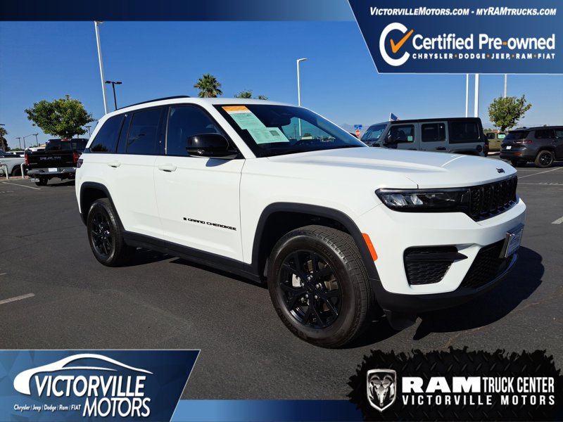 Certified 2024 Jeep Grand Cherokee Altitude image 1